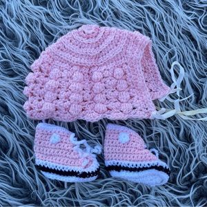 Vintage Crocheted Knit Baby Girl Bonnet W/ Matching Crocheted Shoes Pink.